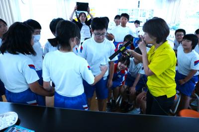 １