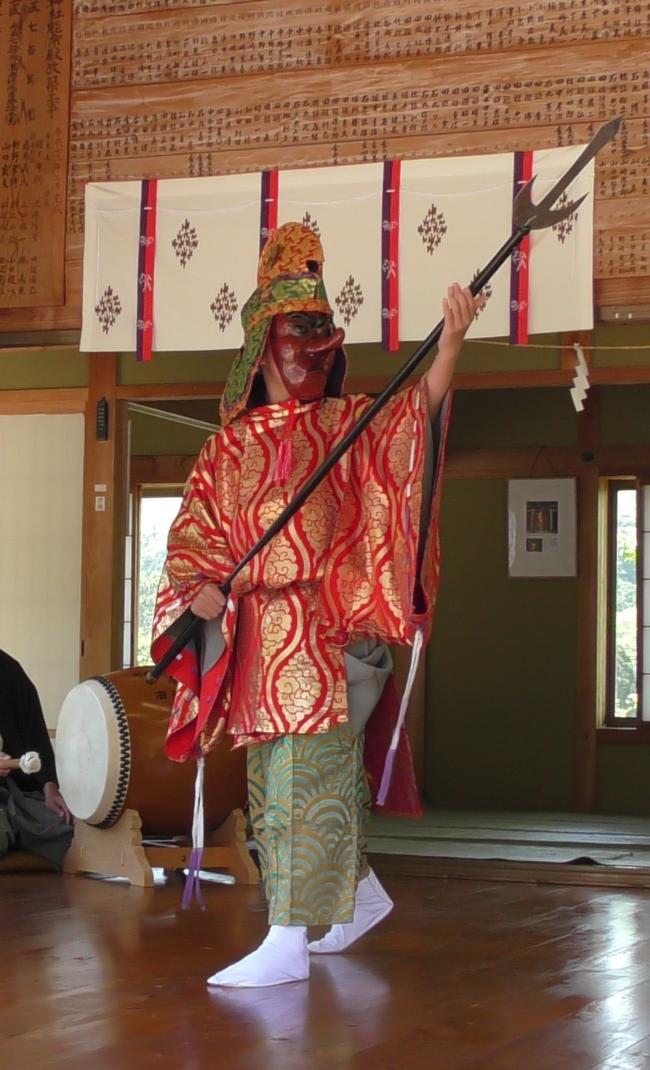 織田神社　王の舞