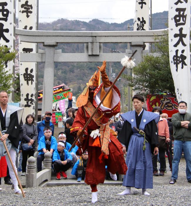 宇波西神社　王の舞1